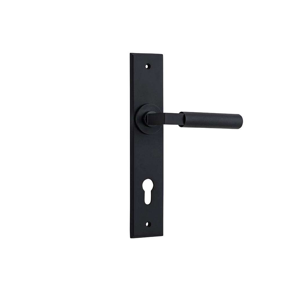 Brunswick Lever - Chamfered Backplate Matt Black / Entrance / Lever Set Only