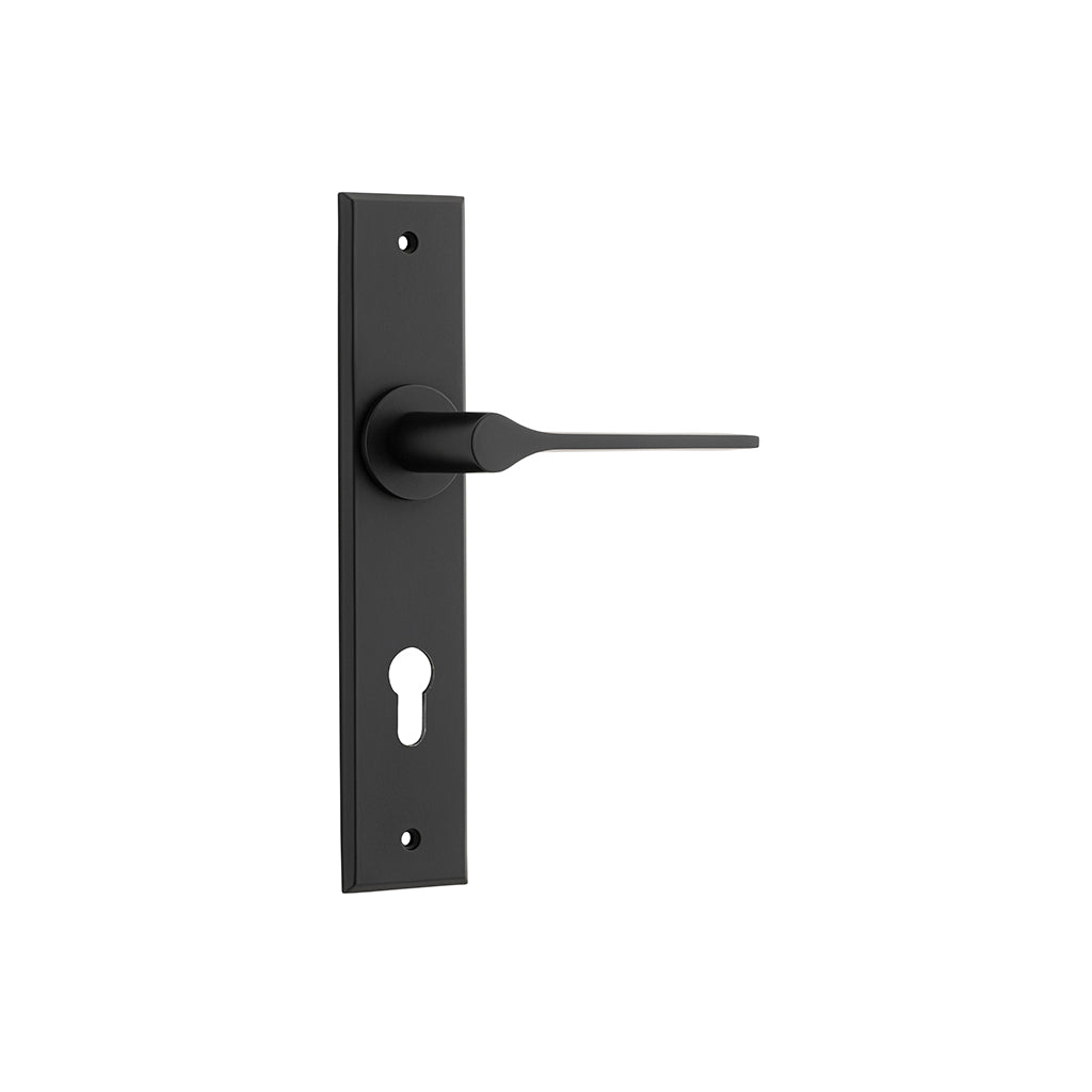 Como Lever - Chamfered Backplate Matt Black / Entrance / Lever Set Only