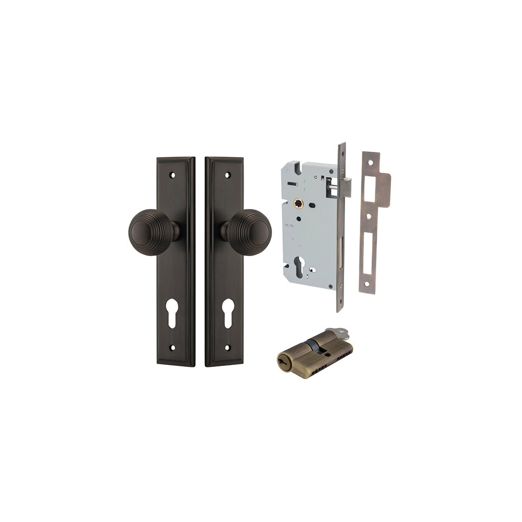 Guildford Knob - Stepped Backplate Signature Brass / Entrance / Entrance Kit Dual Function (Key-Key)