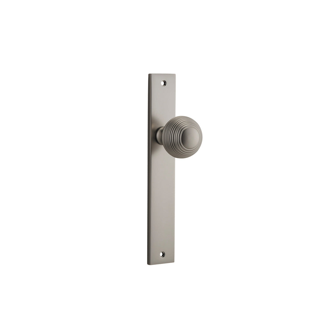 Guildford Knob - Rectangular Backplate Satin Nickel / Passage / Lever Set Only