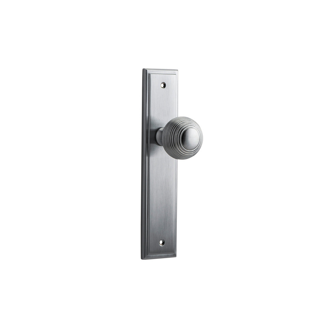 Guildford Knob - Stepped Backplate Brushed Chrome / Passage / Lever Set Only