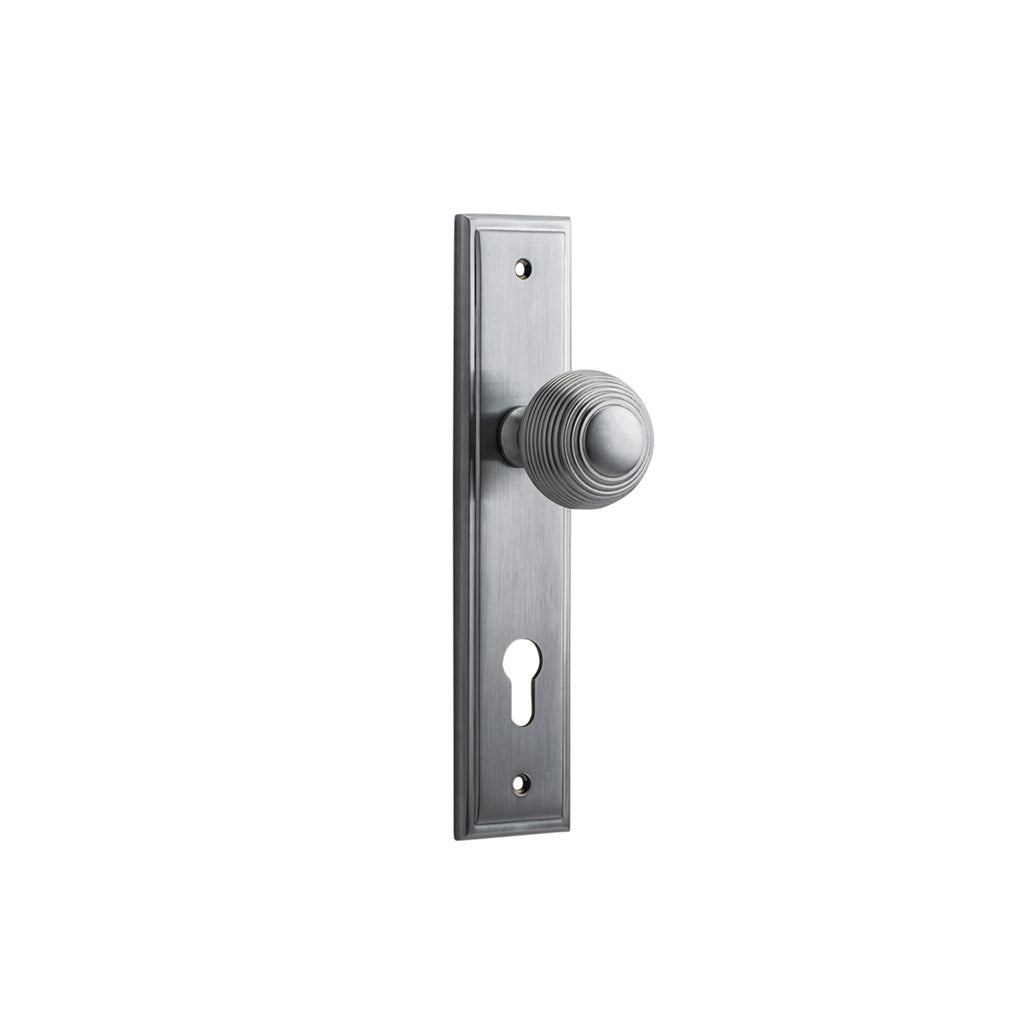 Guildford Knob - Stepped Backplate Brushed Chrome / Entrance / Lever Set Only