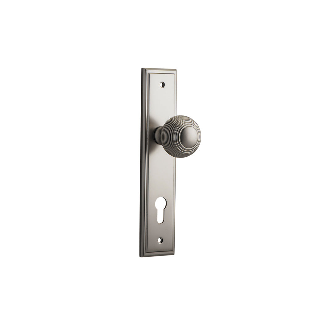 Guildford Knob - Stepped Backplate Satin Nickel / Entrance / Lever Set Only