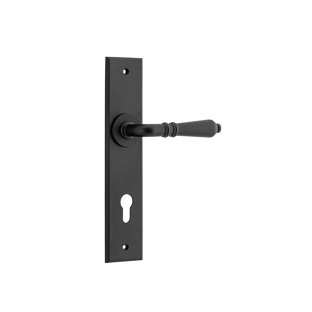 Sarlat Lever - Chamfered Backplate Matt Black / Entrance / Lever Set Only