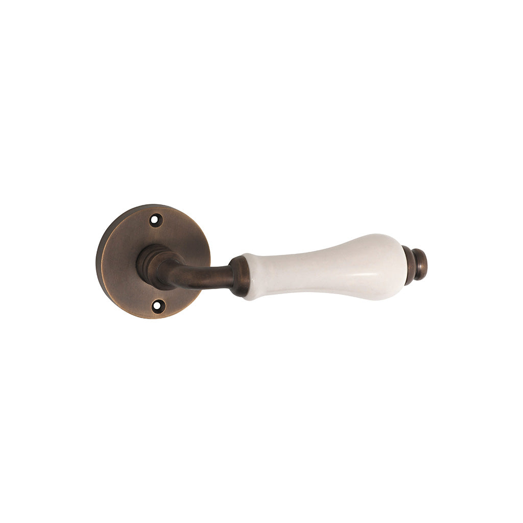 Exeter Lever - Round Rose Antique Brass / Passage / Lever Set Only