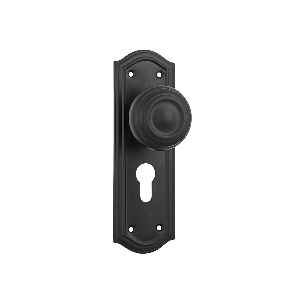 Kensington Door Knob - Long Backplate Matt Black / Entrance / Lever Set Only