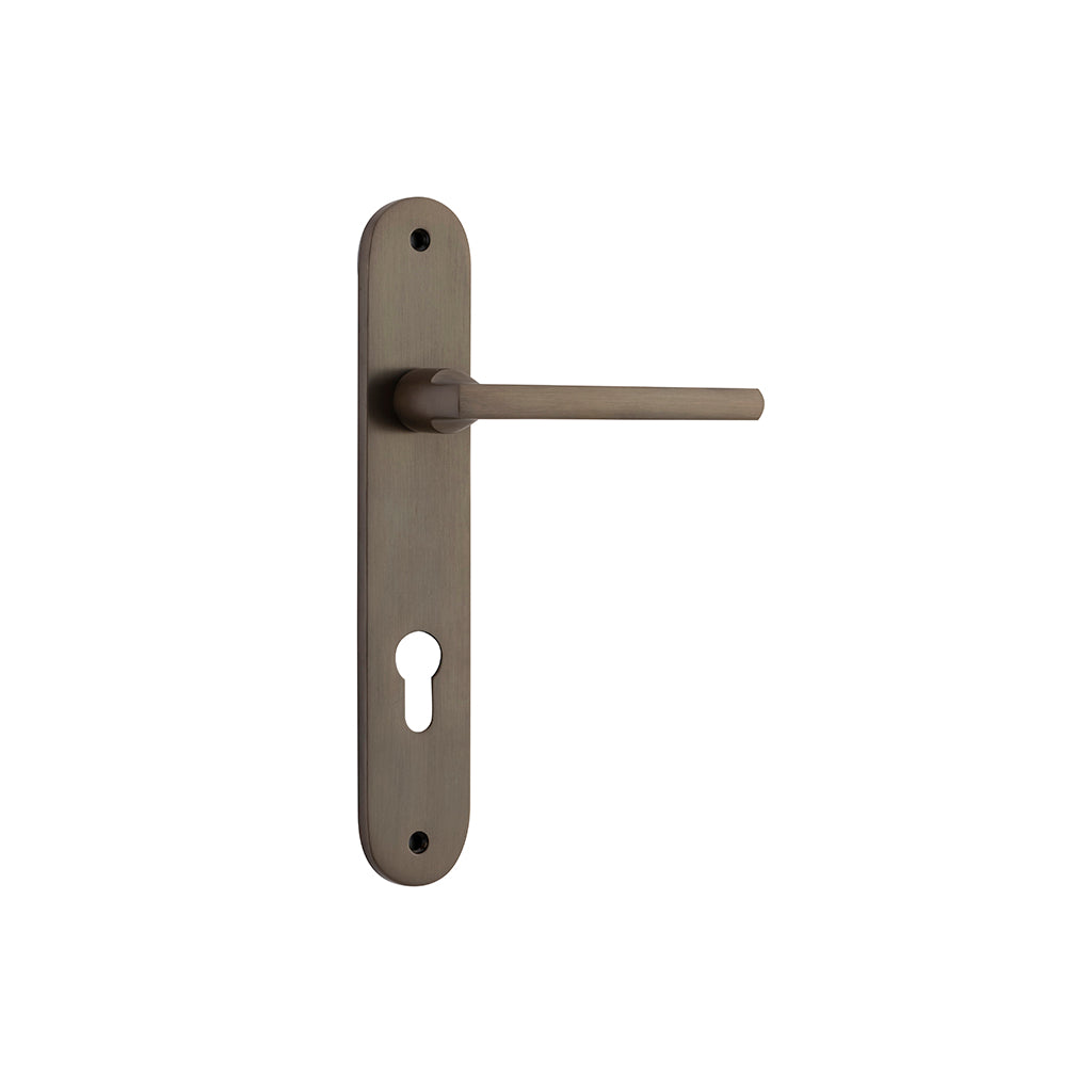 Baltimore Lever - Oval Backplate Signature Brass / Entrance / Lever Set Only