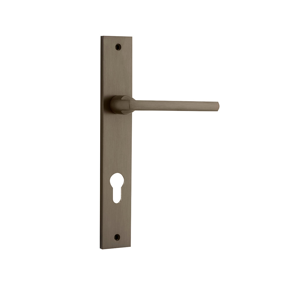 Baltimore Lever - Rectangular Backplate Signature Brass / Entrance / Lever Set Only