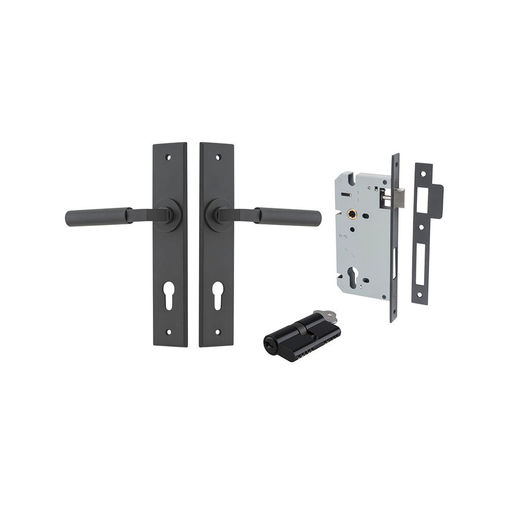 Berlin Lever - Chamfered Backplate Matt Black / Entrance / Entrance Kit Dual Function (Key-Key)