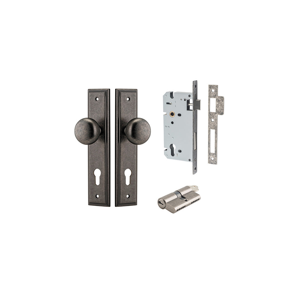 Cambridge Knob - Stepped Backplate Distressed Nickel / Entrance / Entrance Kit Dual Function (Key-Key)
