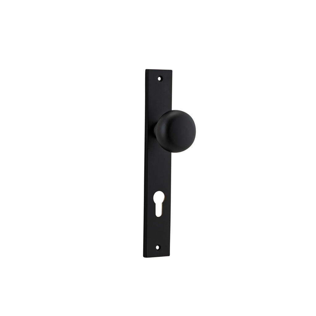 Cambridge Knob - Rectangular Backplate Matt Black / Entrance / Lever Set Only