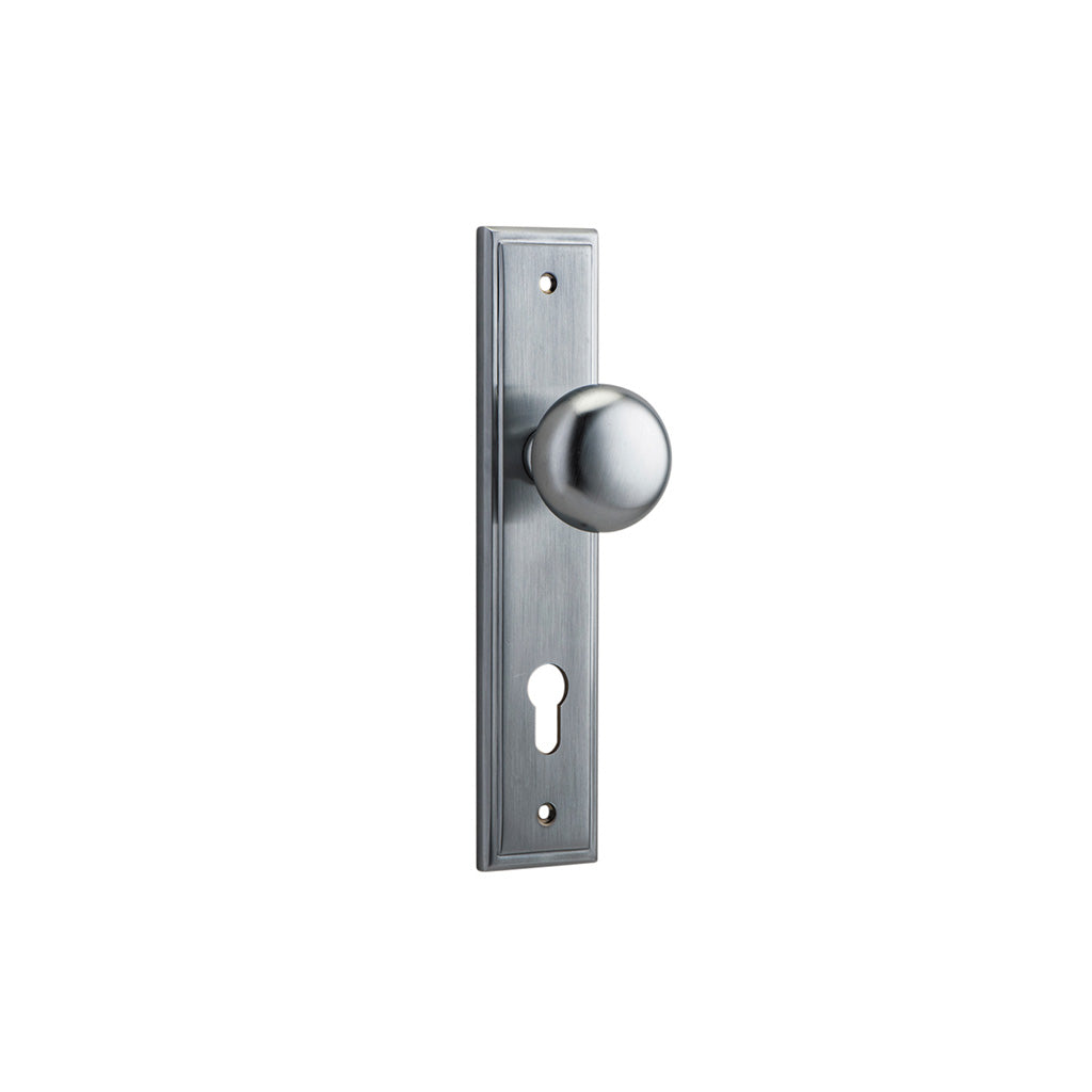 Cambridge Knob - Stepped Backplate Brushed Chrome / Entrance / Lever Set Only