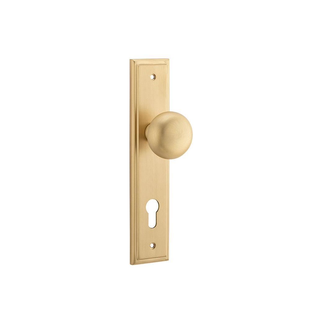 Cambridge Knob - Stepped Backplate Brushed Brass / Entrance / Lever Set Only