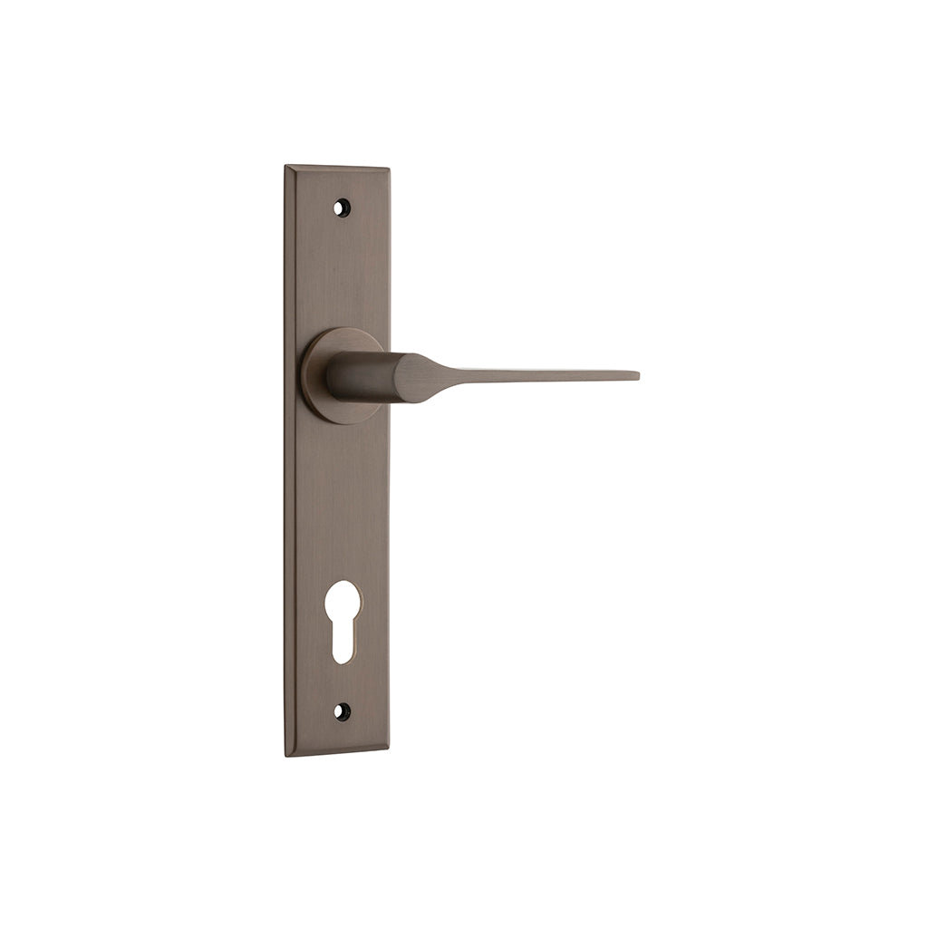 Como Lever - Chamfered Backplate Signature Brass / Entrance / Lever Set Only