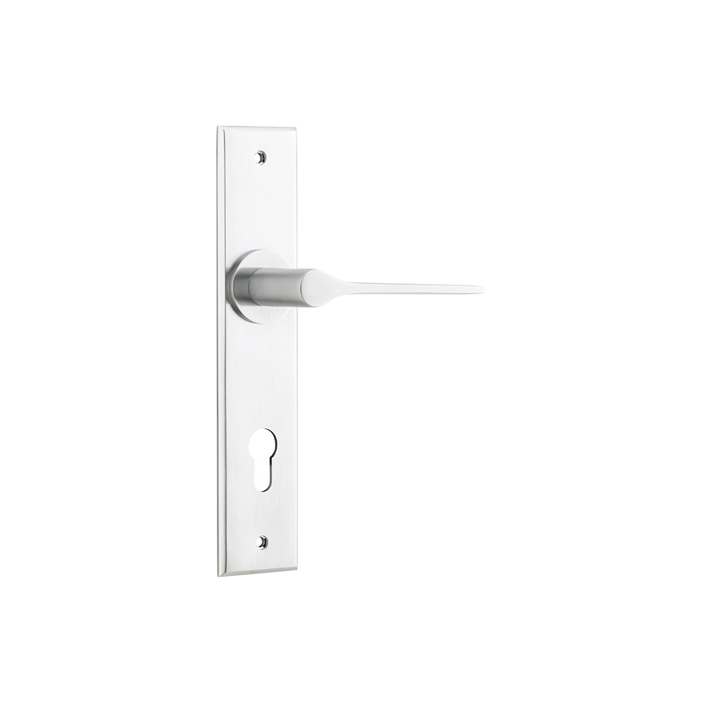 Como Lever - Chamfered Backplate Brushed Chrome / Entrance / Lever Set Only