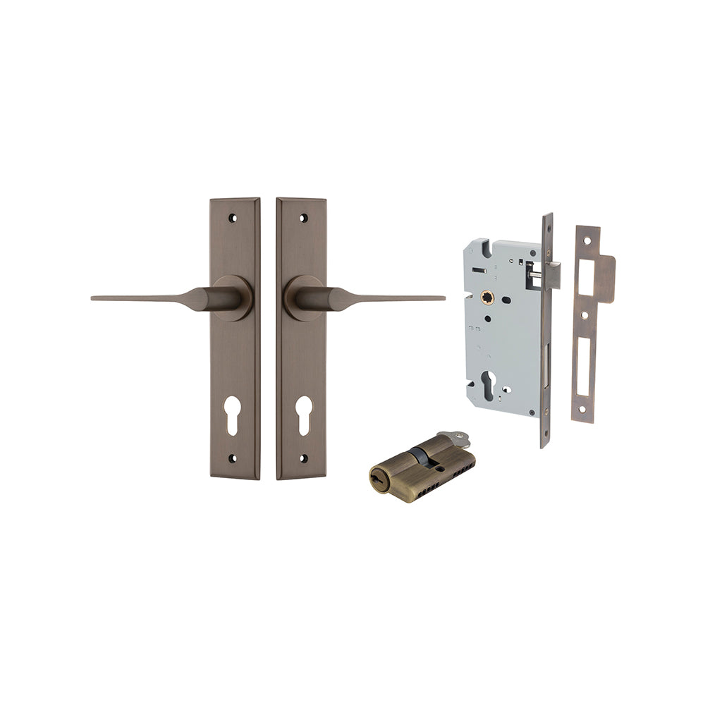 Como Lever - Chamfered Backplate Signature Brass / Entrance / Entrance Kit Dual Function (Key-Key)