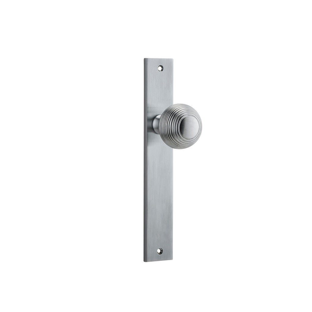 Guildford Knob - Rectangular Backplate Brushed Chrome / Passage / Lever Set Only