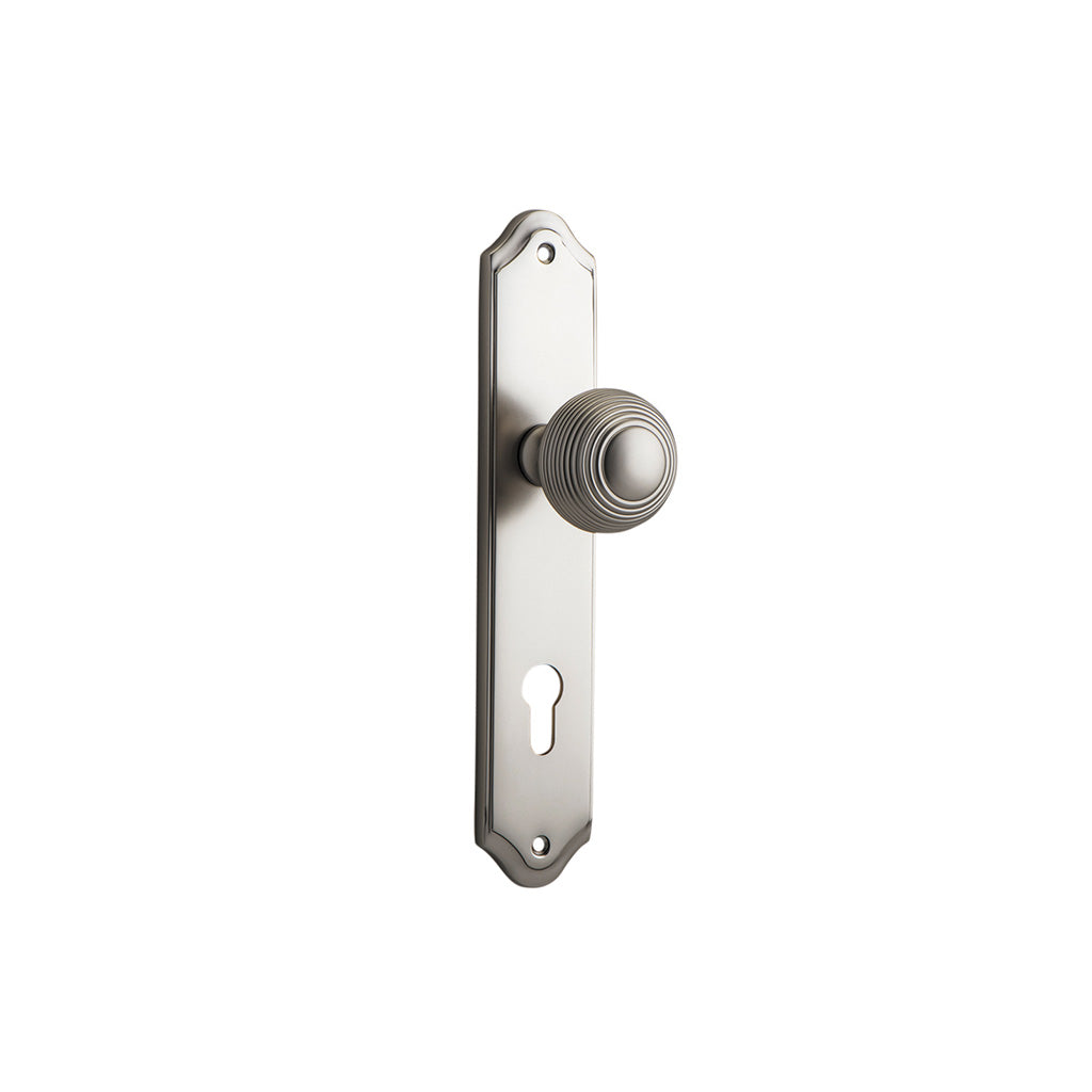 Guildford Knob - Shouldered Backplate Satin Nickel / Entrance / Lever Set Only
