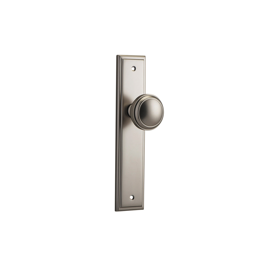 Paddington Knob - Stepped Backplate Satin Nickel / Passage / Lever Set Only