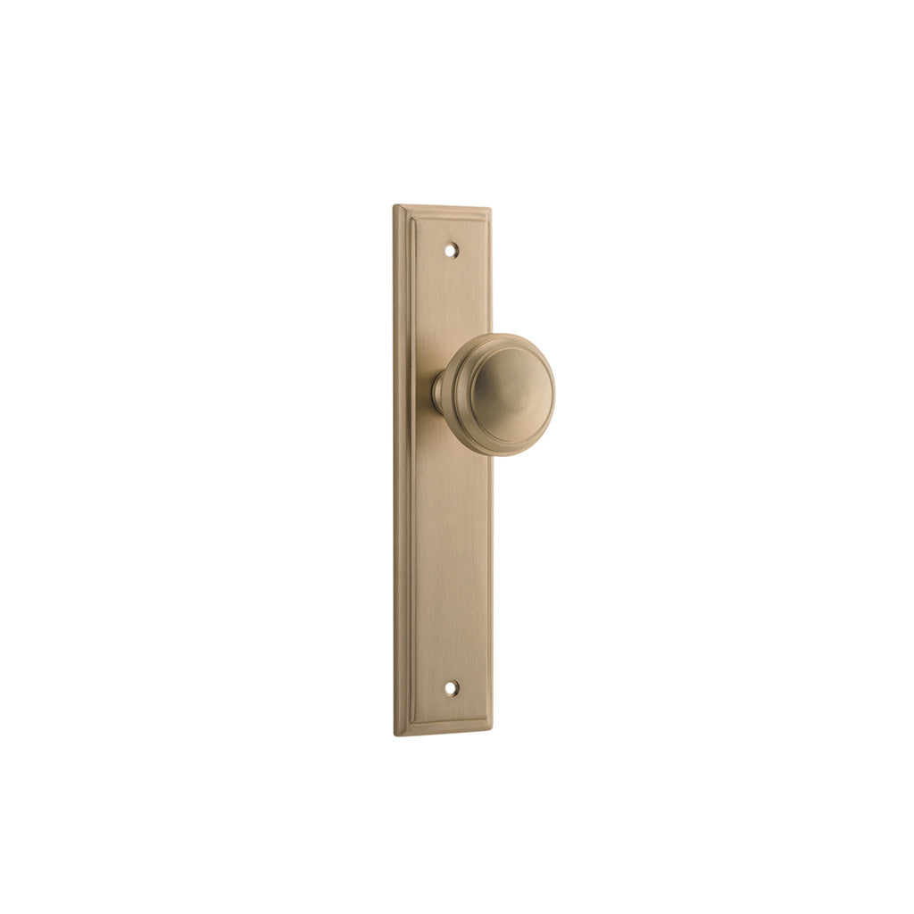 Paddington Knob - Stepped Backplate Brushed Brass / Passage / Lever Set Only