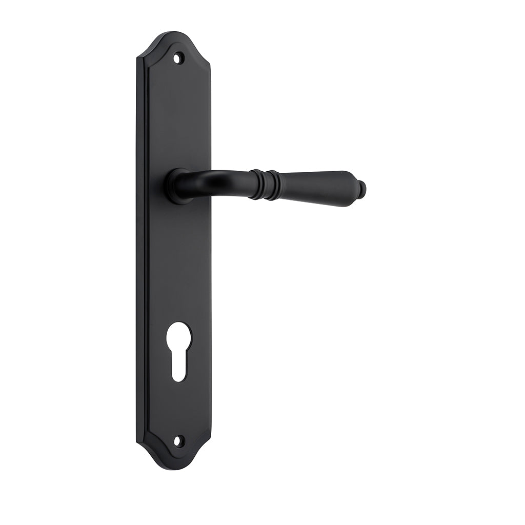 Sarlat Lever - Shouldered Backplate Matt Black / Entrance / Lever Set Only