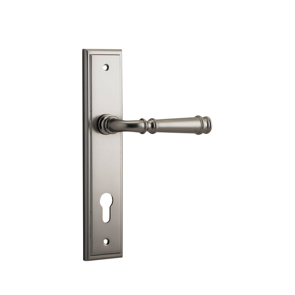 Verona Lever - Stepped Backplate Satin Nickel / Entrance / Lever Set Only